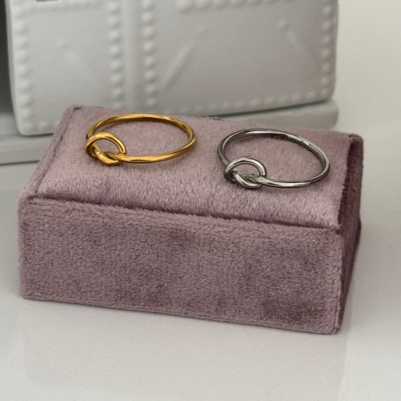 Knot ring
