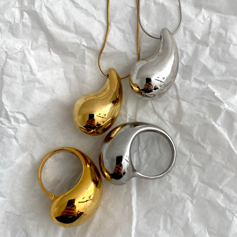 Teardrop ring
